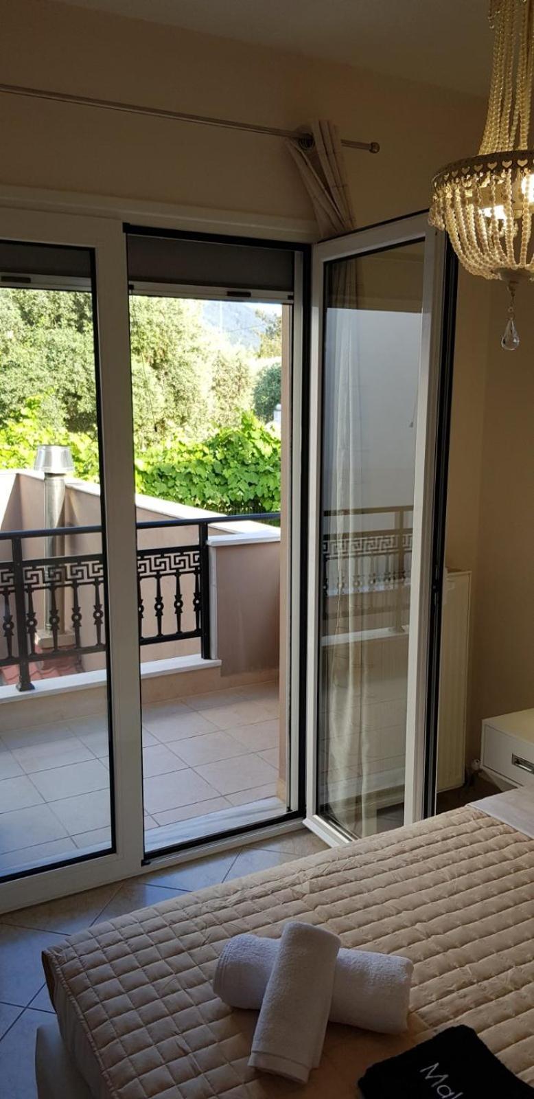 Athinas Apartment Лименас Екстериор снимка
